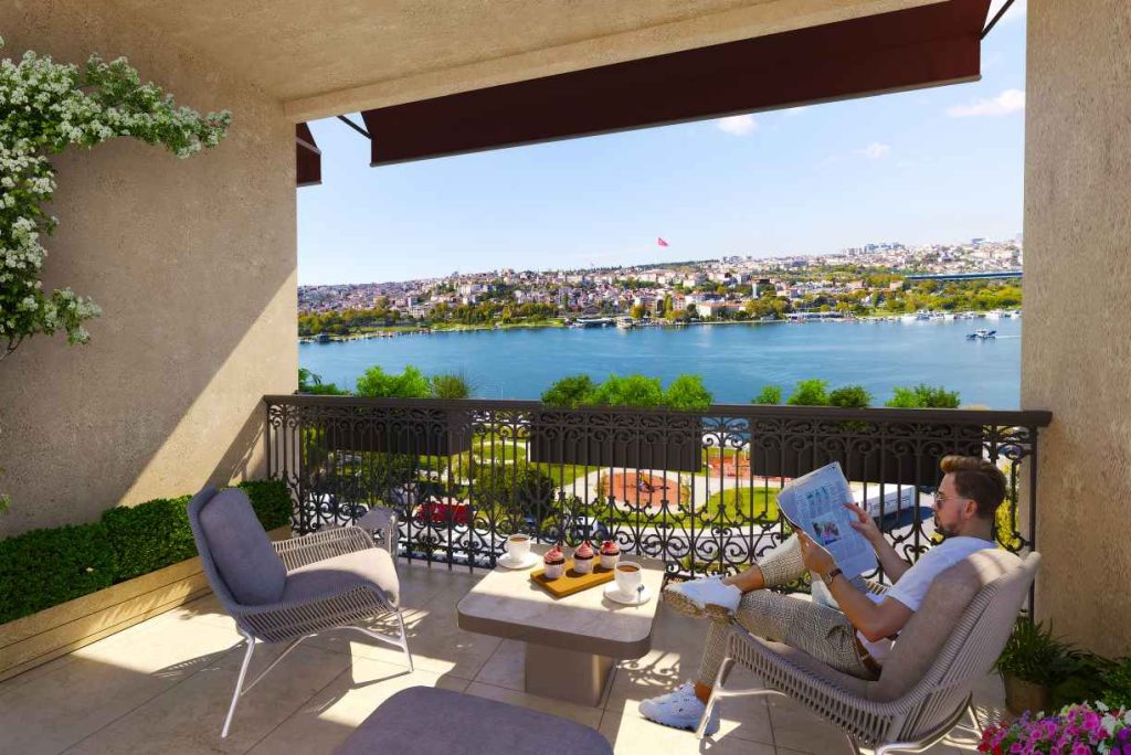 golden palace halic balconies